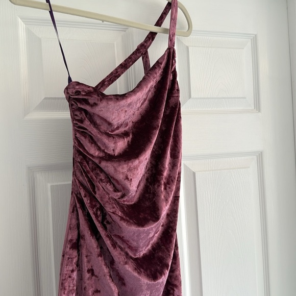 SUPERDOWN Corella Pink Crushed Velvet One Shoulder Mini Dress M - Picture 5 of 9